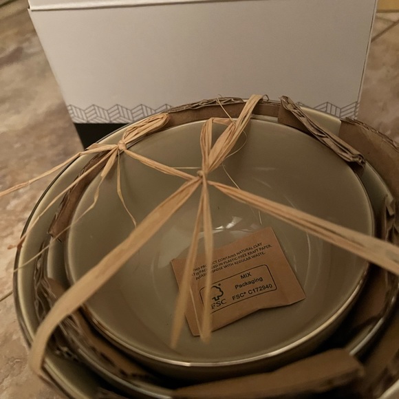 BNIB Set of 3 Nesting Bowls - Mink Mix - Picture 6 of 7